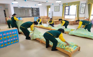 2024中班保育员个人学期工作总结6篇