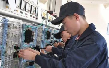 个人电工工作总结通用7篇