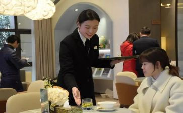 服务管理类述职报告7篇