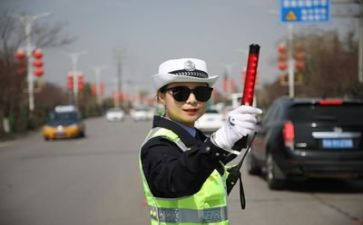 入交警的演讲稿7篇