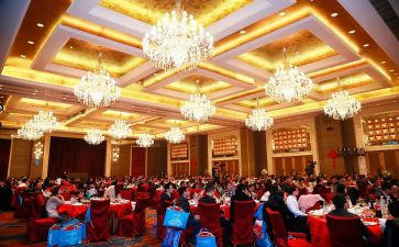 保险公司的年会演讲稿5篇