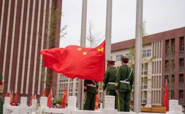 升旗学生讲话稿8篇