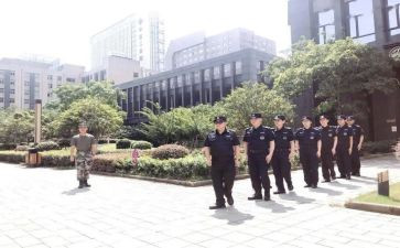 小区保安的月计划精选8篇
