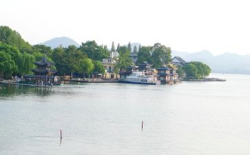 《西湖》读后感6篇