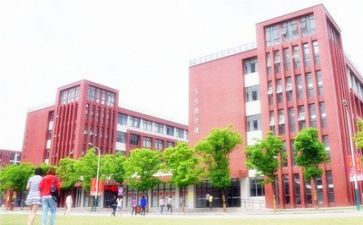 去学校的演讲稿通用6篇