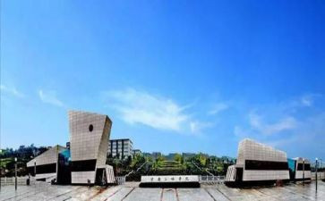 体育学院自我鉴定6篇