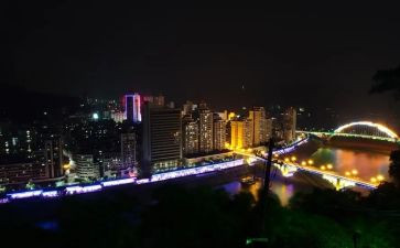 吃年夜饭的作文推荐8篇