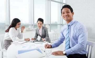 做业务的年终述职报告5篇