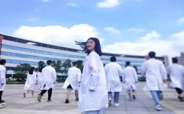 中医科护士的述职报告7篇